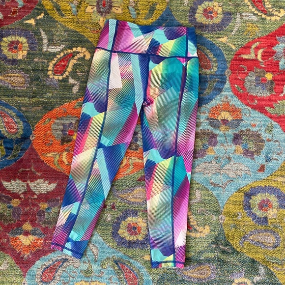 Victoria’s Secret VSX - Capri Yoga Pants Leggings - Picture 4 of 5